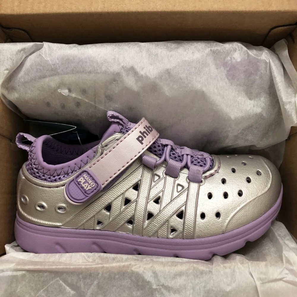 RESERVED Stride Rite Phibian Sneakers 9